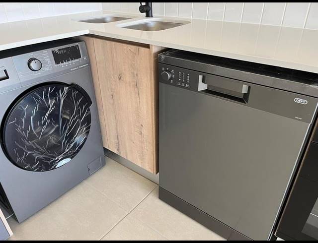 2 BEDROOM PROPERTY TO RENT IN LINBRO PARK